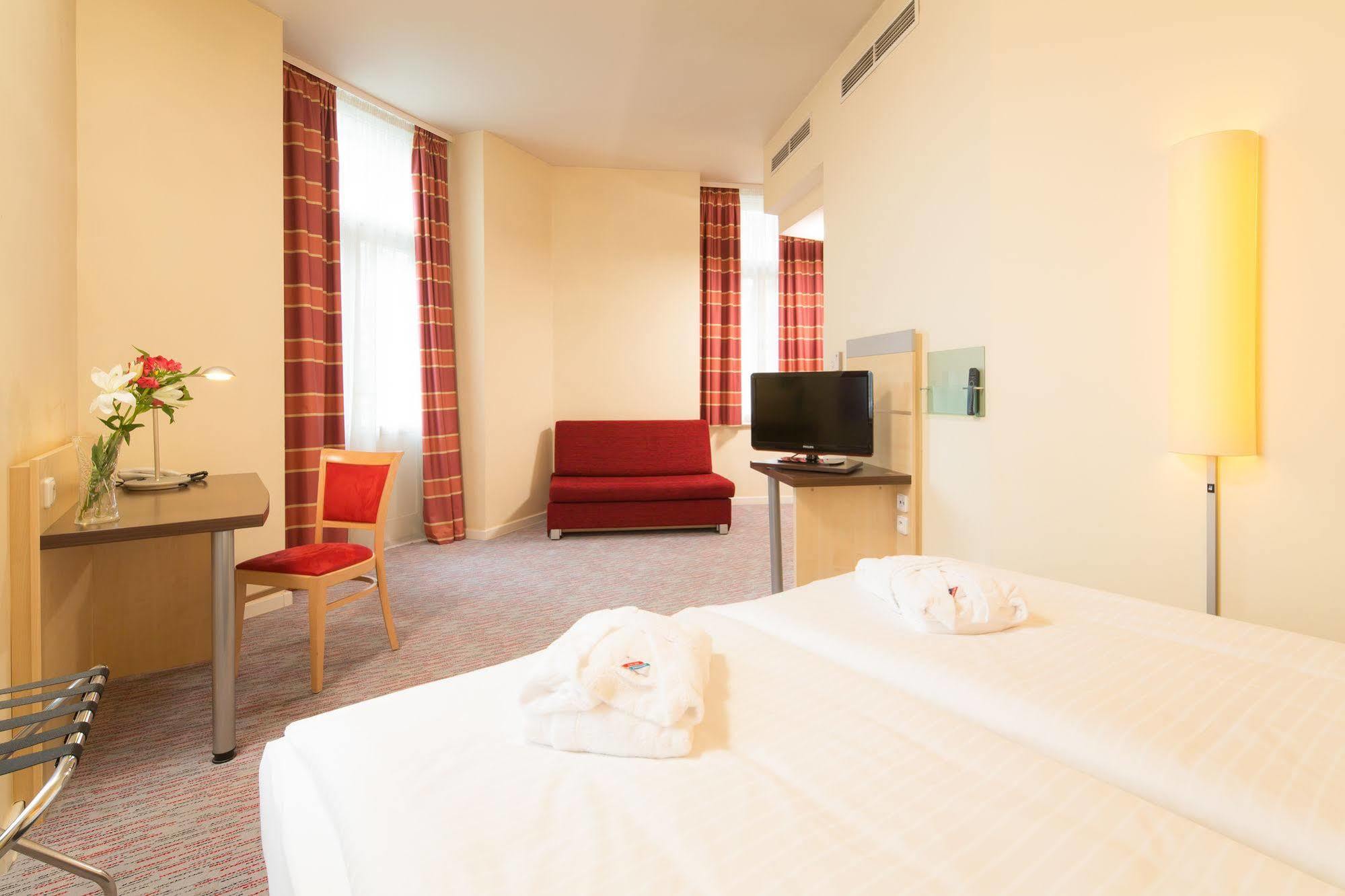 Exe City Park Hotel Praga Exterior foto